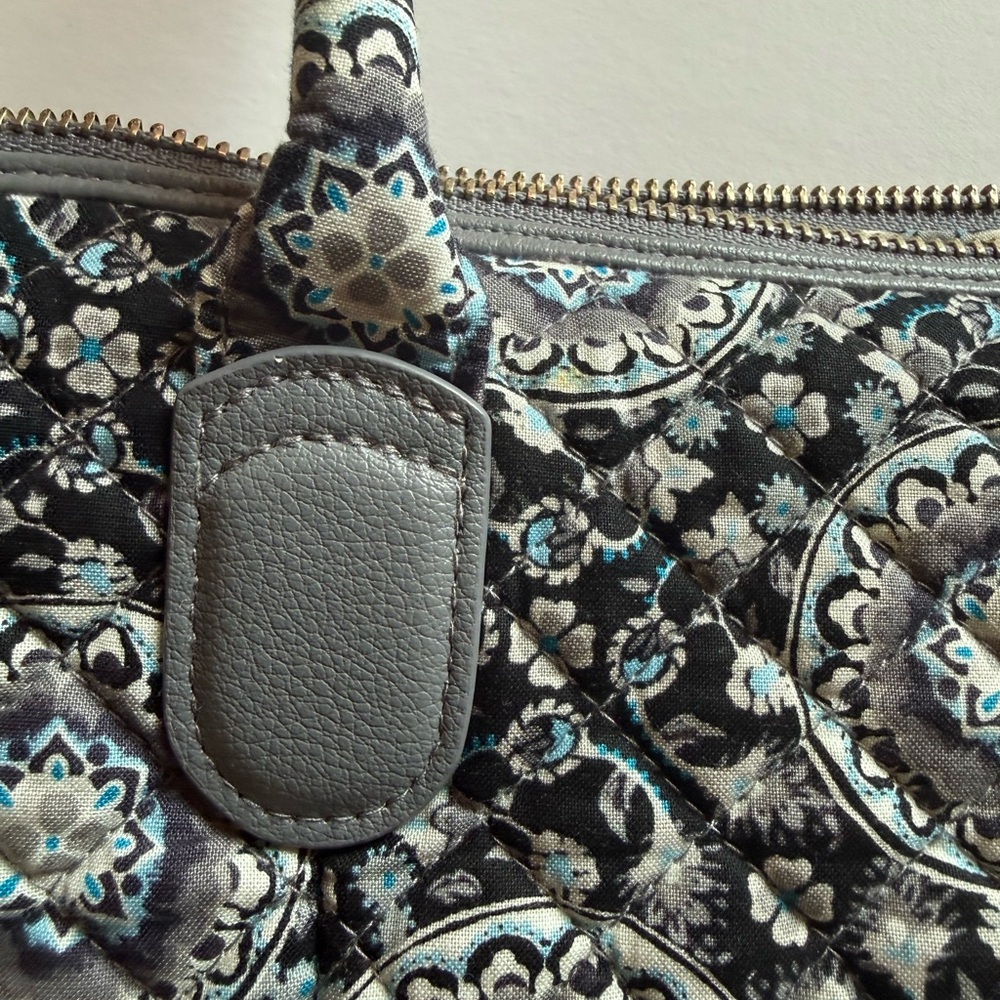 Vera Bradley Large Quilted Medallion Print Fabric Tote - Picture 5 of 6